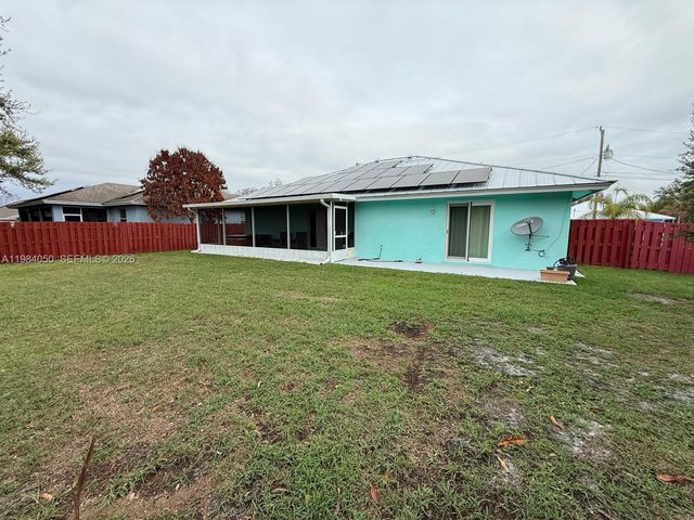 5861 NW Cullom Cir, Port St. Lucie, FL 34986