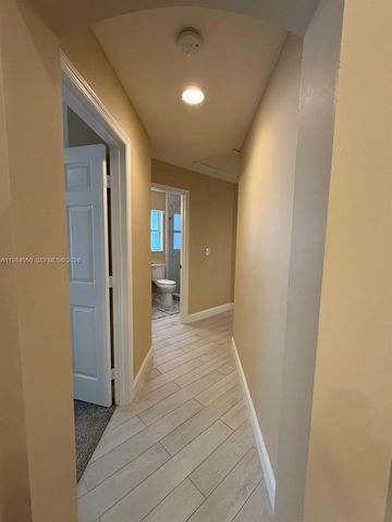 5861 NW Cullom Cir, Port St. Lucie, FL 34986