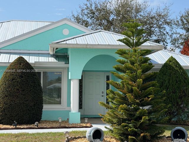 5861 NW Cullom Cir, Port St. Lucie, FL 34986