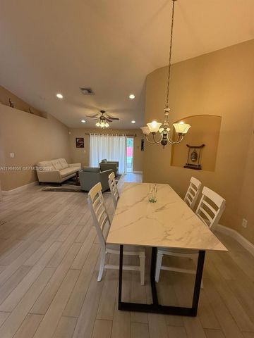 5861 NW Cullom Cir, Port St. Lucie, FL 34986