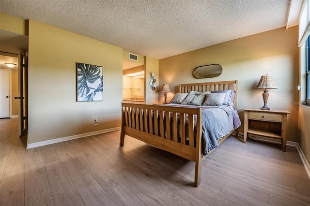 2618 COVE CAY DRIVE 204, Clearwater, FL 33760