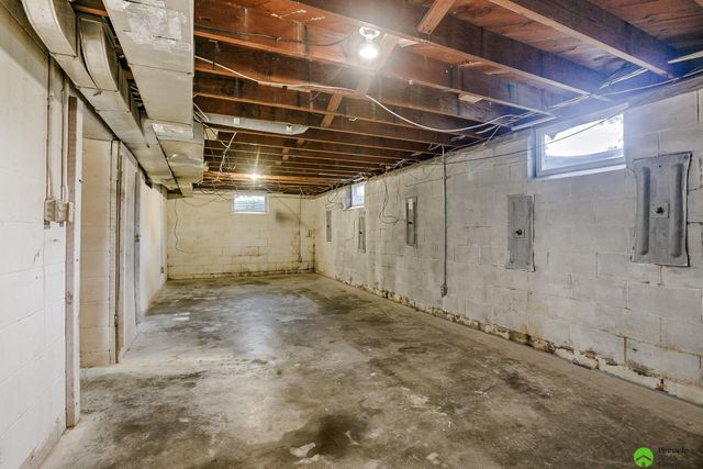 610 S 48th Street, Lincoln, NE 68504