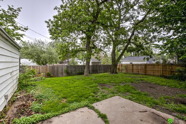 610 S 48th Street, Lincoln, NE 68504