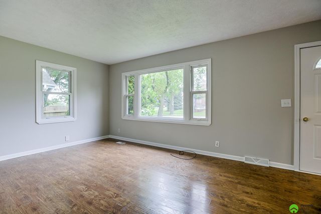 610 S 48th Street, Lincoln, NE 68504