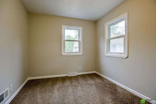 610 S 48th Street, Lincoln, NE 68504