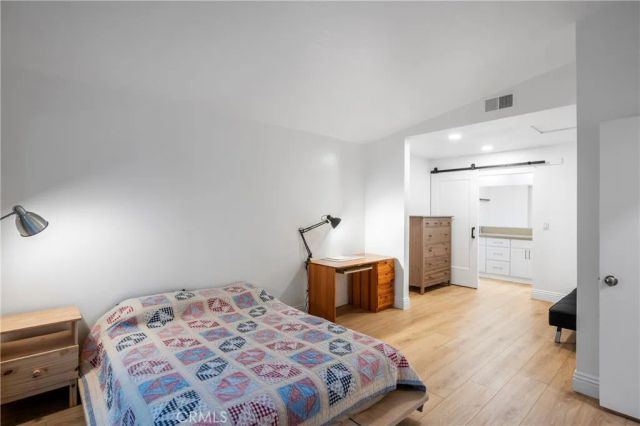 19 Silkberry, Irvine, CA 92614