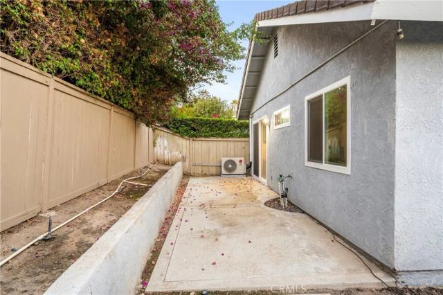 19 Silkberry, Irvine, CA 92614