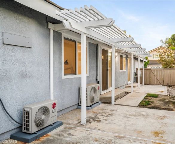 19 Silkberry, Irvine, CA 92614