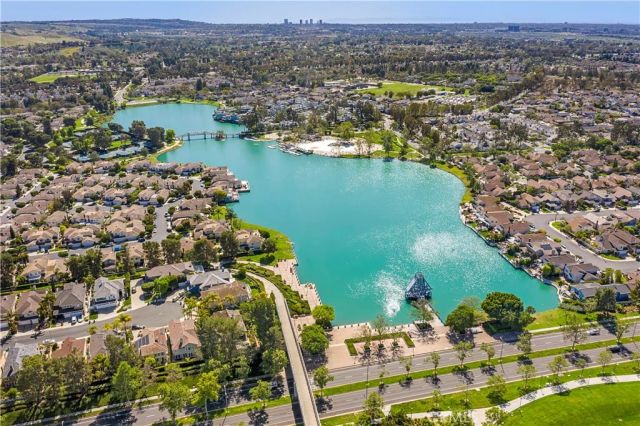 19 Silkberry, Irvine, CA 92614