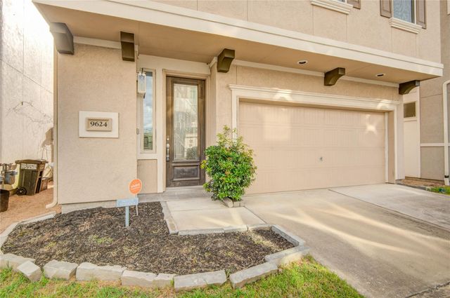 9624 Cambridge Manor Lane, Houston, TX 77045