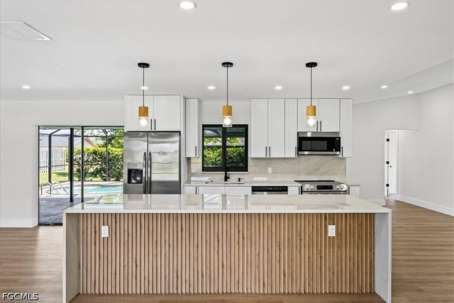 911 SE 16th TER, Cape Coral, FL 33990
