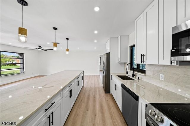 911 SE 16th TER, Cape Coral, FL 33990