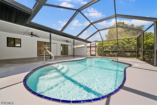 911 SE 16th TER, Cape Coral, FL 33990