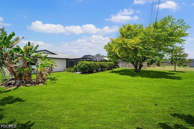 911 SE 16th TER, Cape Coral, FL 33990