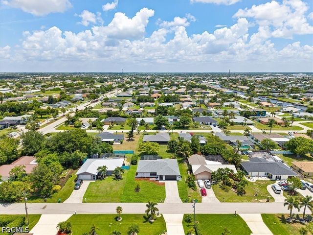 911 SE 16th TER, Cape Coral, FL 33990