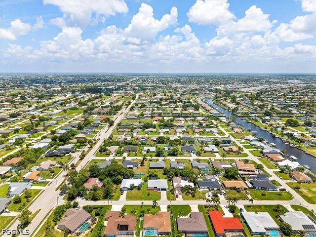 911 SE 16th TER, Cape Coral, FL 33990