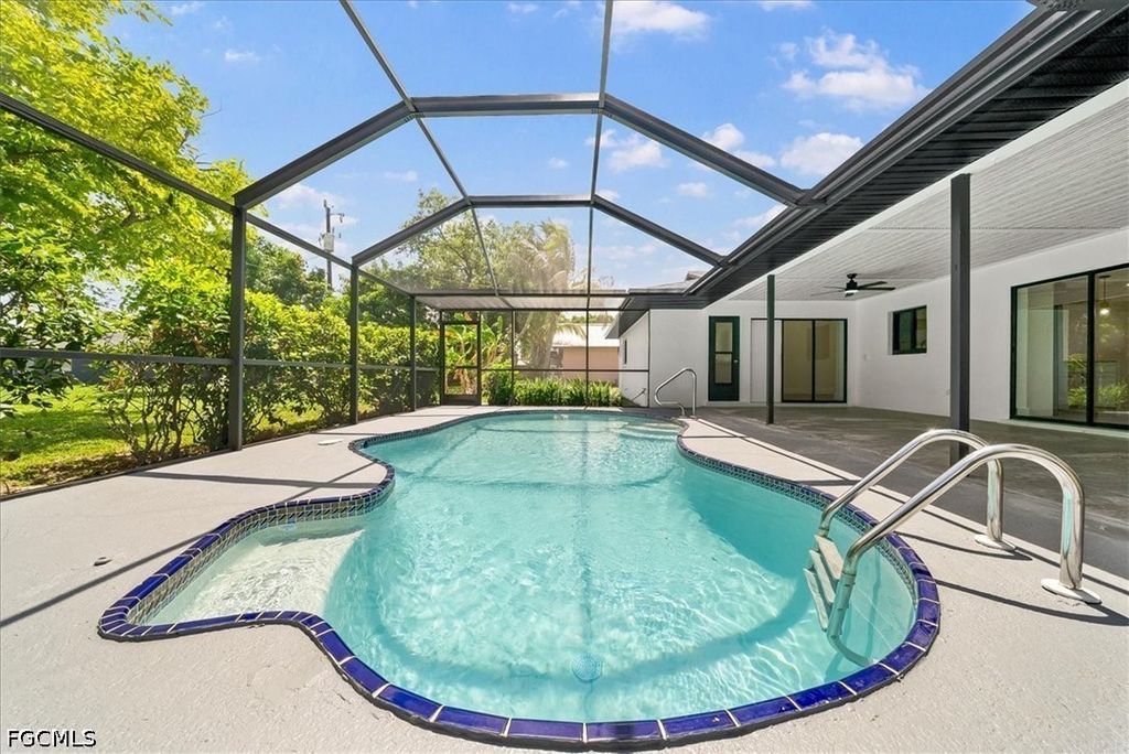 911 SE 16th TER, Cape Coral, FL 33990