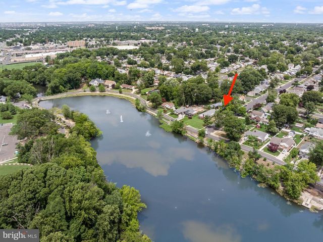 613 MAPLE AVE, Audubon, NJ 08106