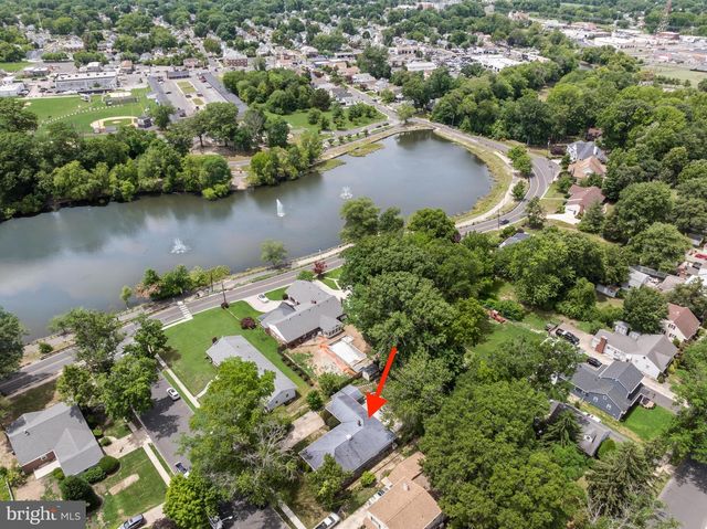 613 MAPLE AVE, Audubon, NJ 08106