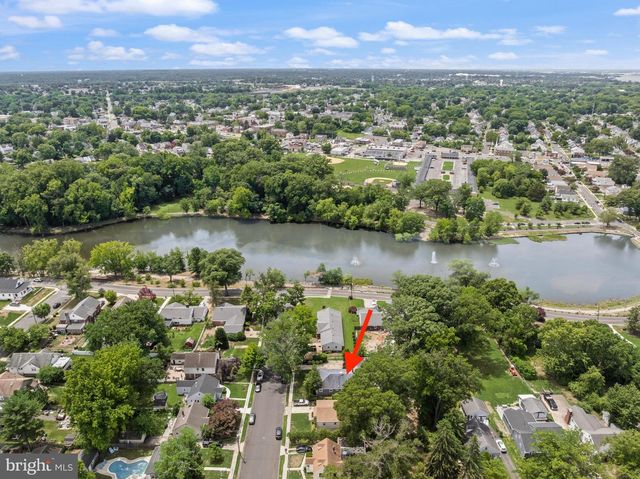 613 MAPLE AVE, Audubon, NJ 08106