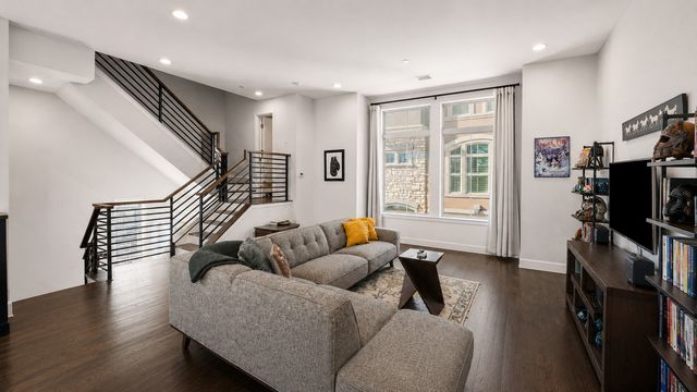 730 Spanish Oaks Place, Dallas, TX 75204