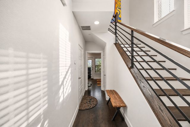 730 Spanish Oaks Place, Dallas, TX 75204