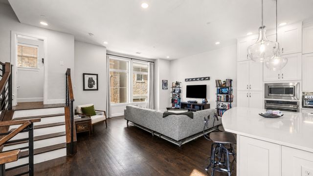 730 Spanish Oaks Place, Dallas, TX 75204