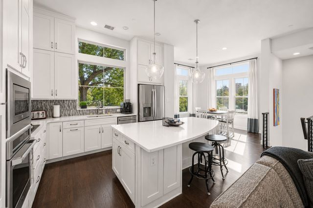 730 Spanish Oaks Place, Dallas, TX 75204