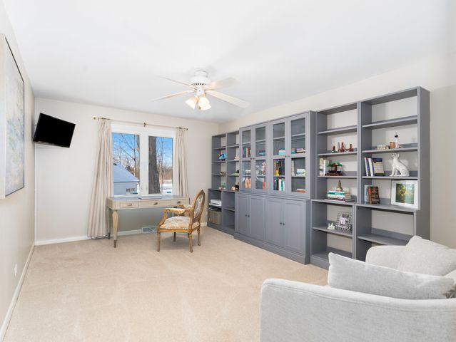 1415 Heatherton Drive, Naperville, IL 60563