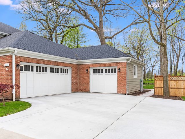 1415 Heatherton Drive, Naperville, IL 60563