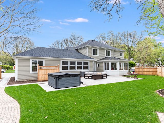 1415 Heatherton Drive, Naperville, IL 60563