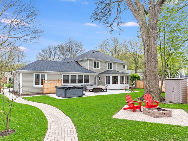 1415 Heatherton Drive, Naperville, IL 60563