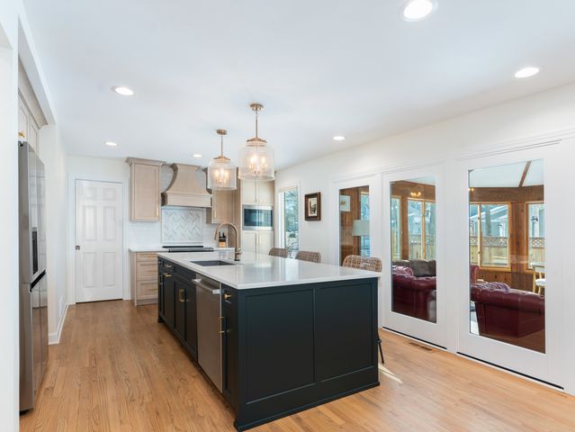 1415 Heatherton Drive, Naperville, IL 60563
