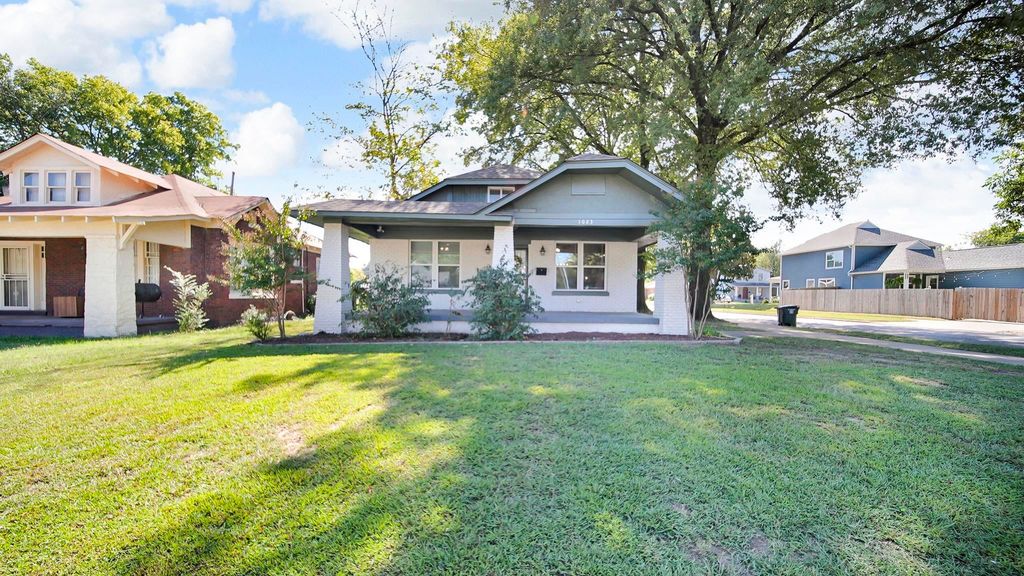 1023 FORREST AVE, Memphis, TN 38105