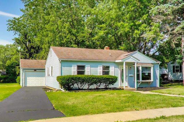 1415 Walnut Drive, Woodstock, IL 60098