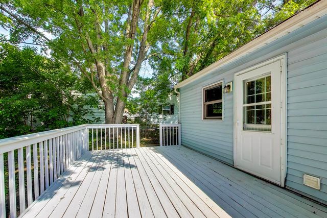 1415 Walnut Drive, Woodstock, IL 60098