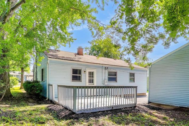 1415 Walnut Drive, Woodstock, IL 60098
