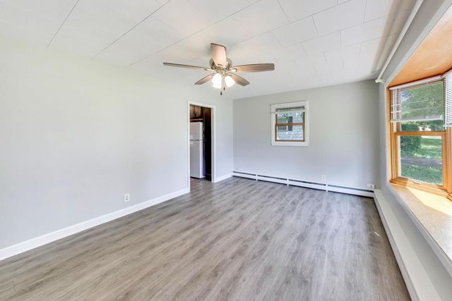 1415 Walnut Drive, Woodstock, IL 60098