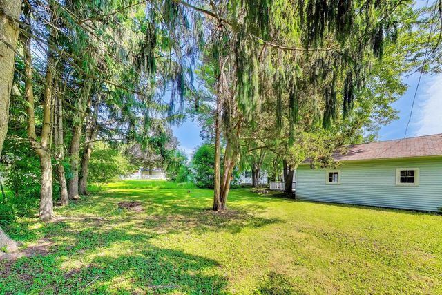 1415 Walnut Drive, Woodstock, IL 60098
