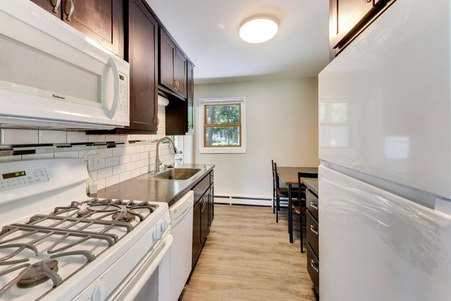 1415 Walnut Drive, Woodstock, IL 60098