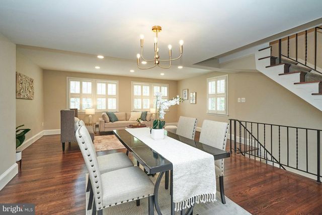 3886 UNIVERSITY DR, Fairfax, VA 22030