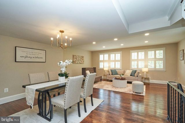 3886 UNIVERSITY DR, Fairfax, VA 22030