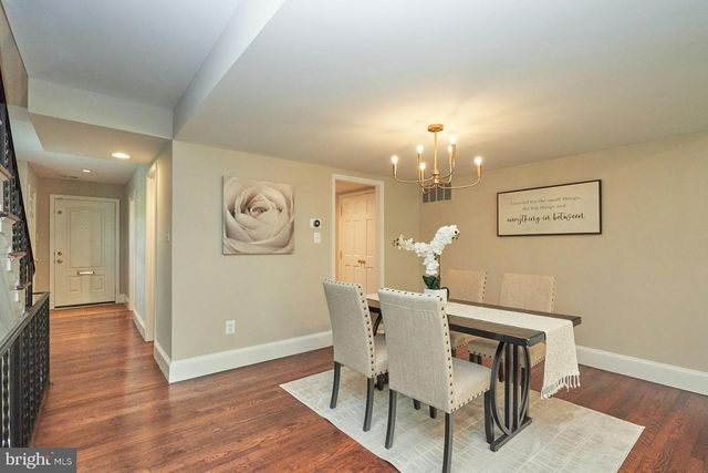 3886 UNIVERSITY DR, Fairfax, VA 22030