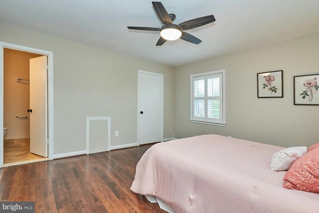 3886 UNIVERSITY DR, Fairfax, VA 22030