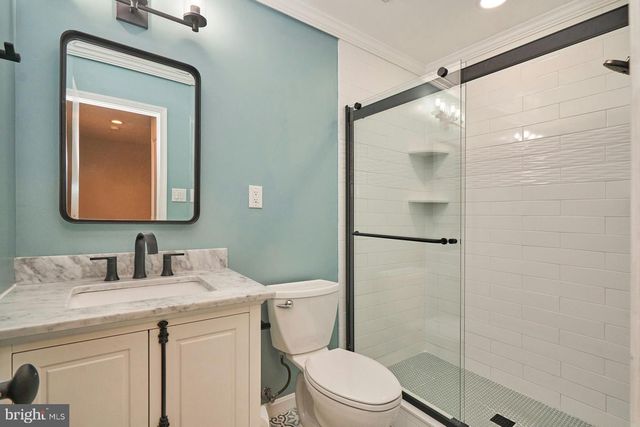 3886 UNIVERSITY DR, Fairfax, VA 22030