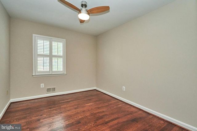 3886 UNIVERSITY DR, Fairfax, VA 22030