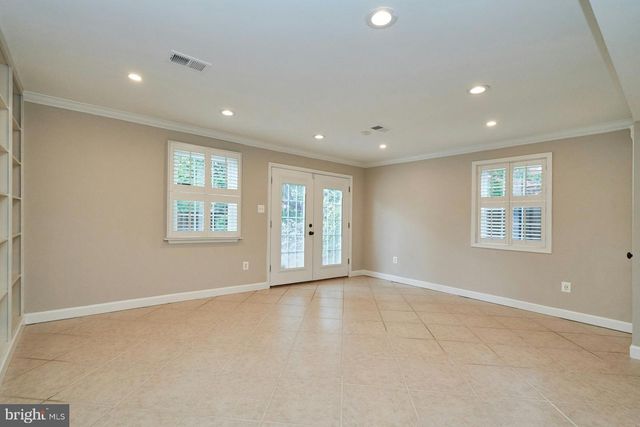 3886 UNIVERSITY DR, Fairfax, VA 22030