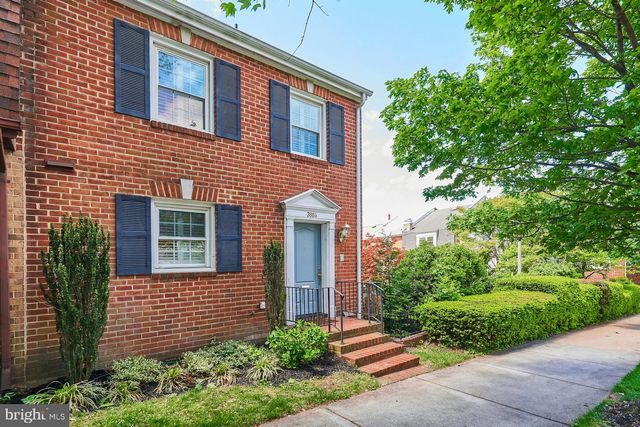 3886 UNIVERSITY DR, Fairfax, VA 22030