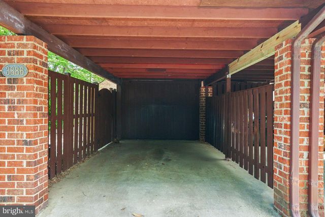 3886 UNIVERSITY DR, Fairfax, VA 22030