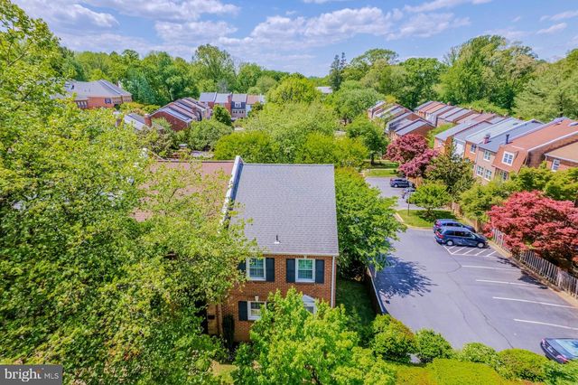 3886 UNIVERSITY DR, Fairfax, VA 22030